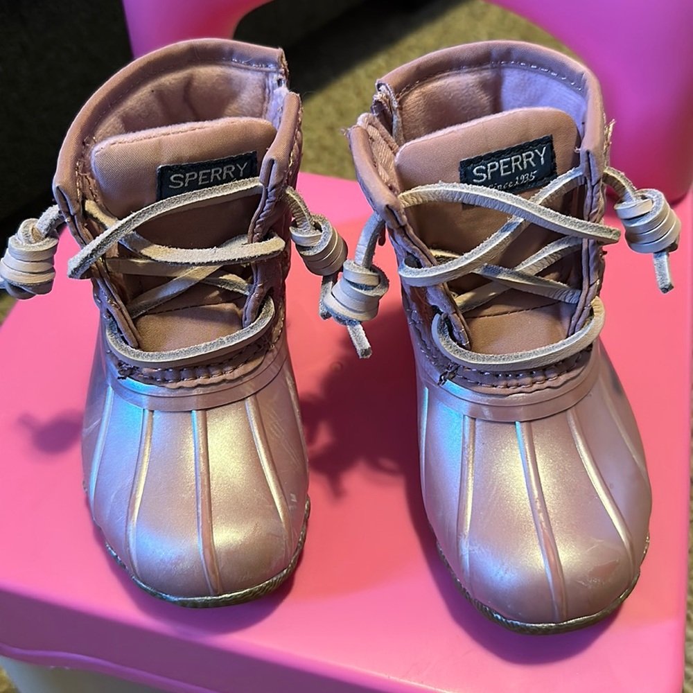 pink toddler sperrys
